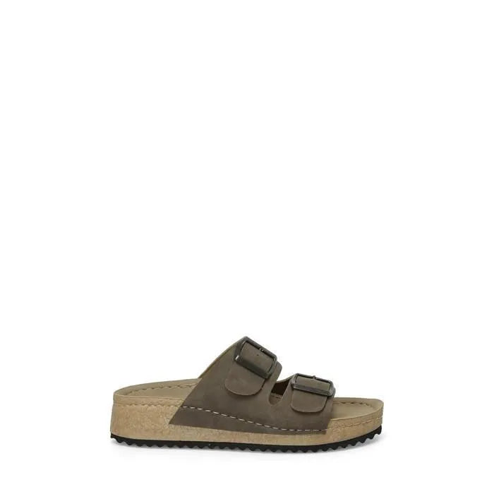 نعال نسائية من فرو المنك