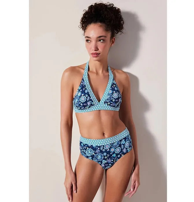 PENTI Bas de Bikini Taille Basse in stylish blue floral design, made of 80% polyamide and 20% elastane for comfort.