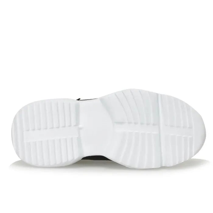 حذاء أسود للأولاد