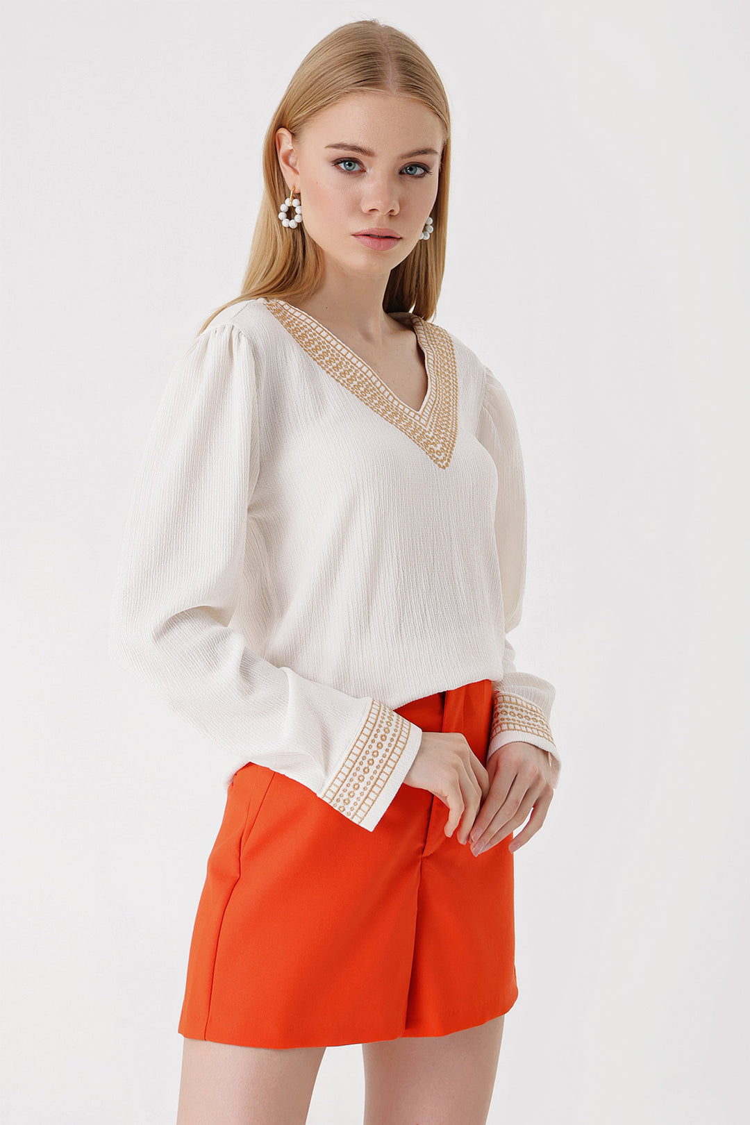 Bigdart 0466 Blouse Tricotée à Col en V Brodée - Blanc