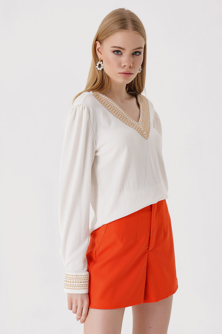 Bigdart Blouse en Tricot à Col V Brodé 0466 - Blanc