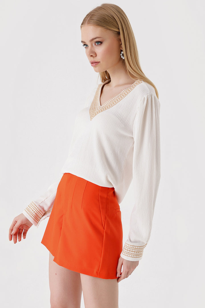 Bigdart Blouse en Tricot à Col V Brodé 0466 - Blanc