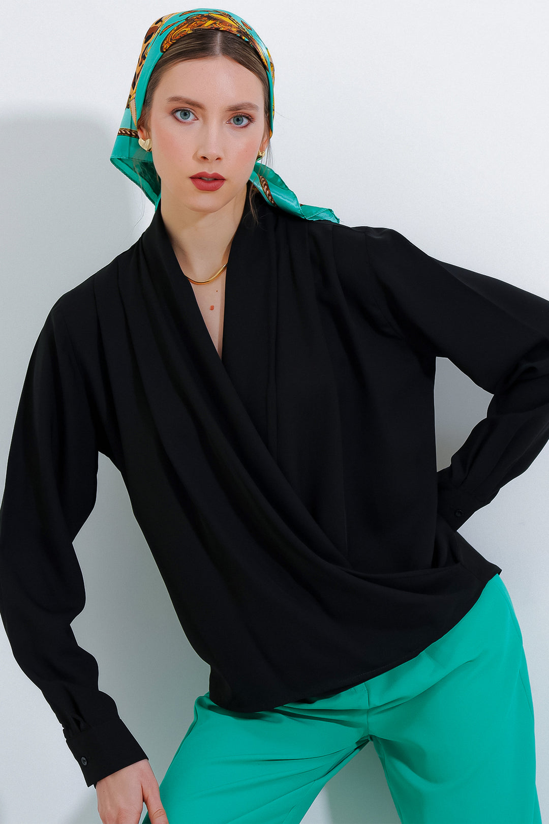 Bigdart Femme Blouse Satinée Drapée à Col Croisé Noir 0492