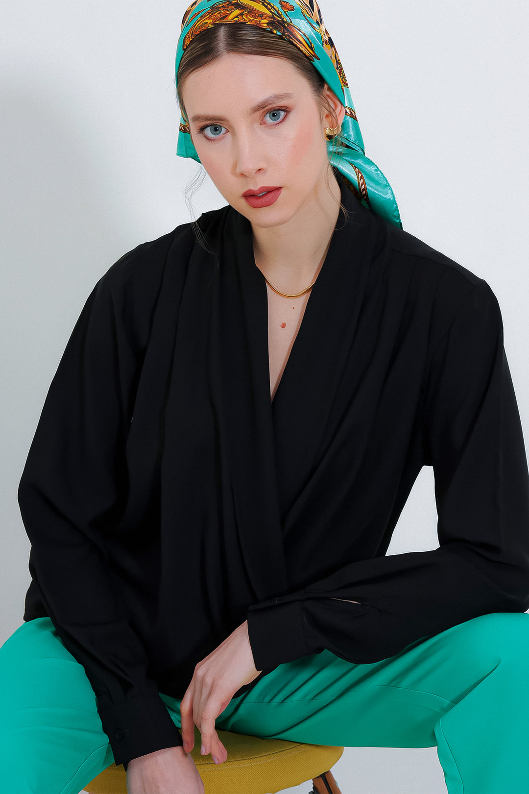 Bigdart Femme Blouse Satinée Drapée à Col Croisé Noir 0492