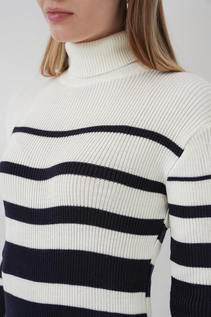 Bigdart 15841 Robe en tricot col montant bleu marine et blanc