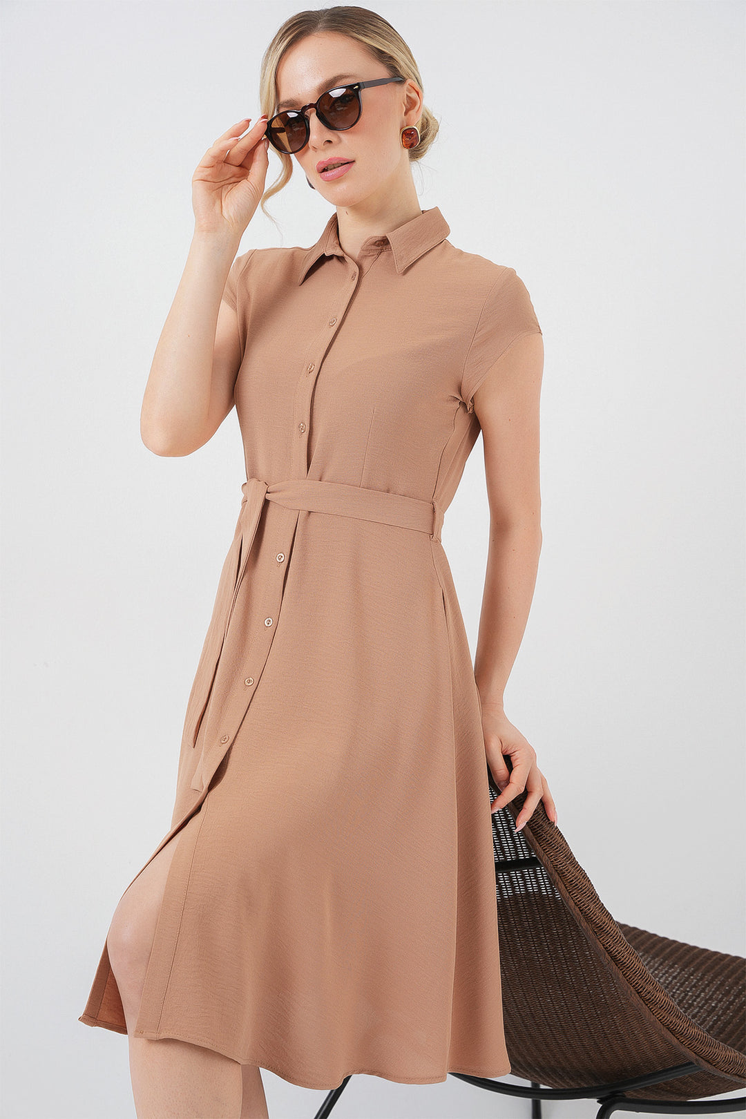 Bigdart Robe à ceinture avec boutons sur toute la longueur 1677 - Biscuit