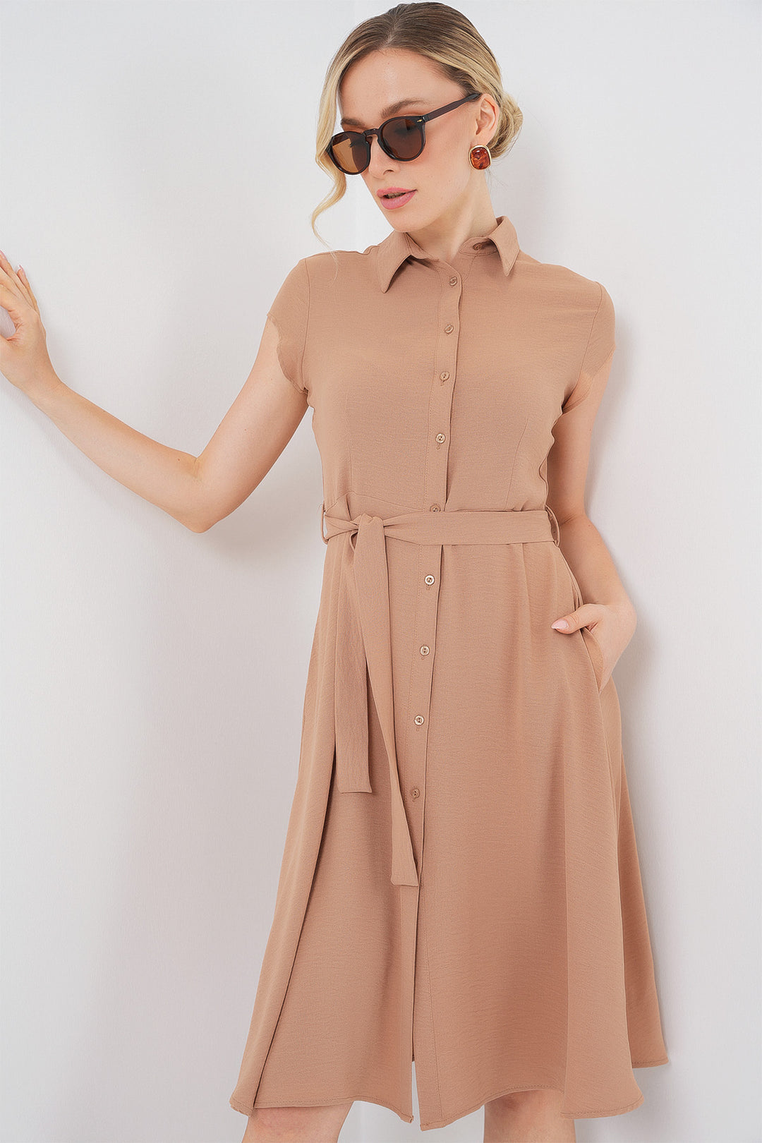 Bigdart Robe à ceinture avec boutons sur toute la longueur 1677 - Biscuit
