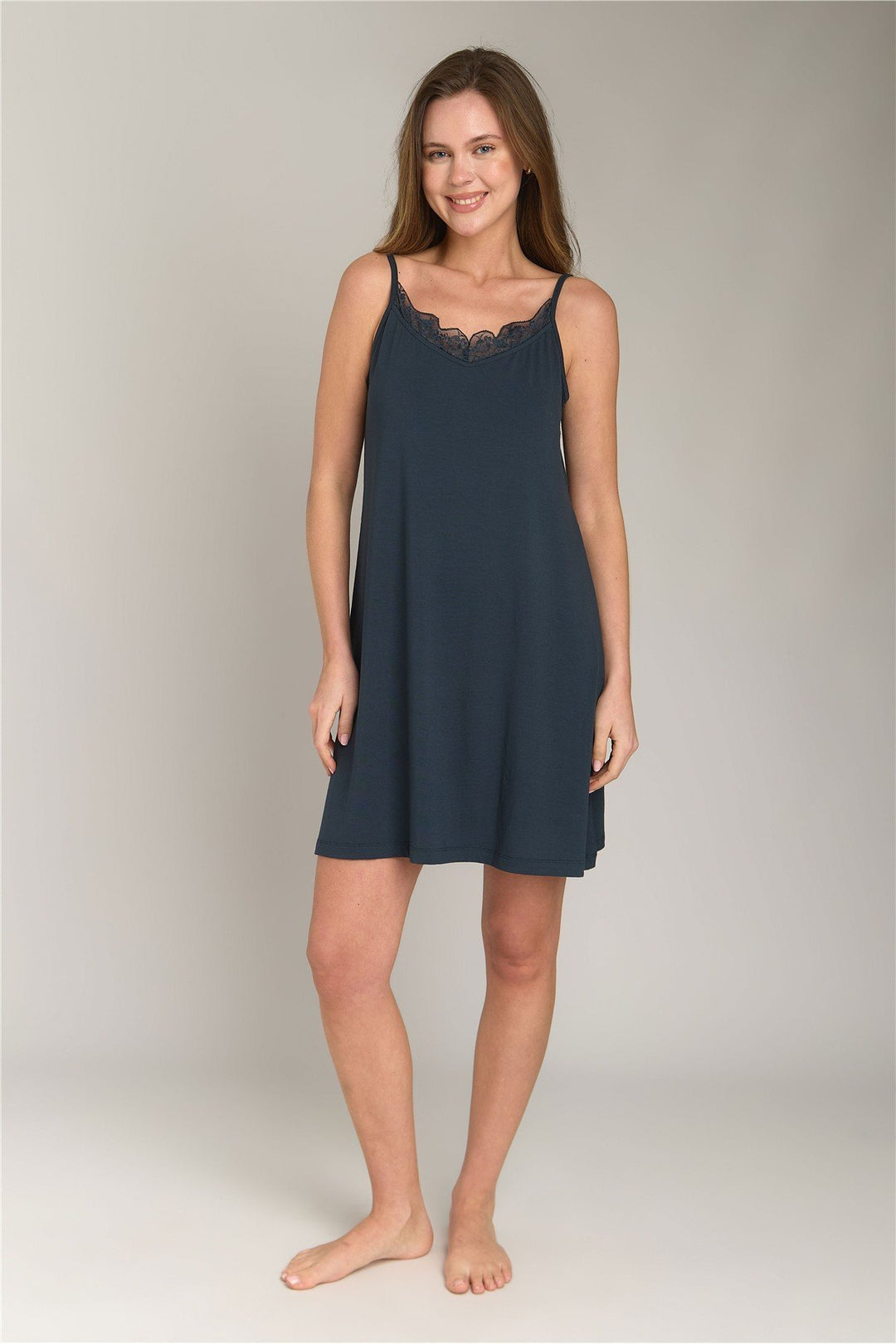 Lovely Things Chemise de nuit en dentelle tricotée ELLA avec sangle en corde - Anthracite