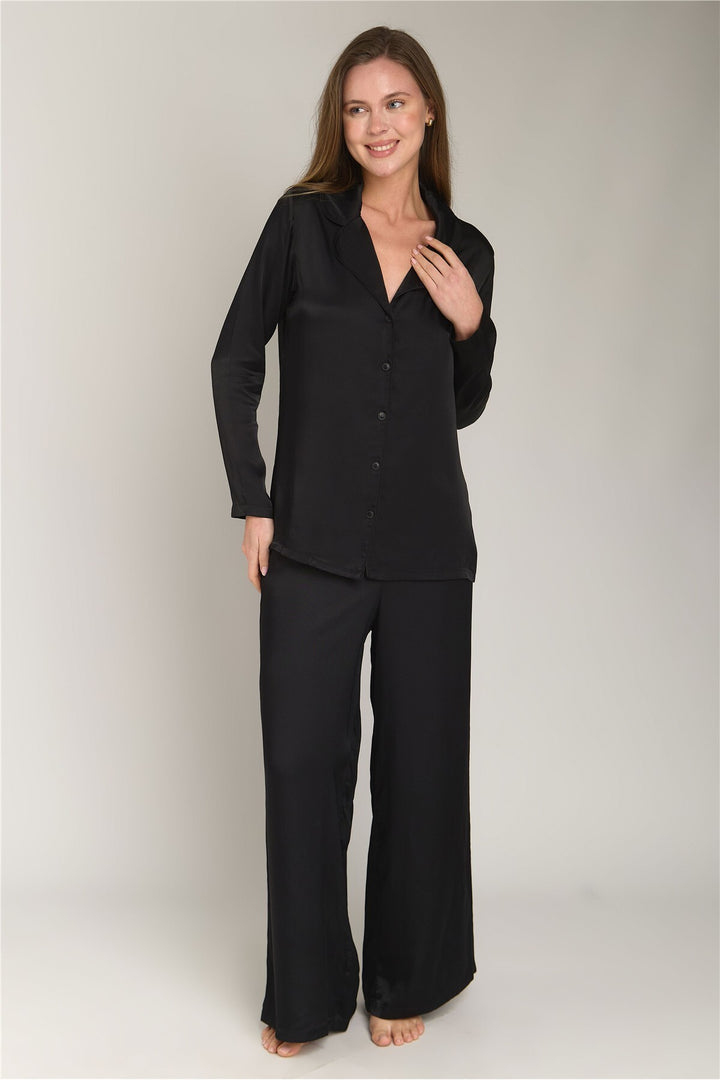 Lovely Things GERALDINE Ensemble de Pyjama en Satin avec Chemise à Manches Longues et Pantalon - Noir