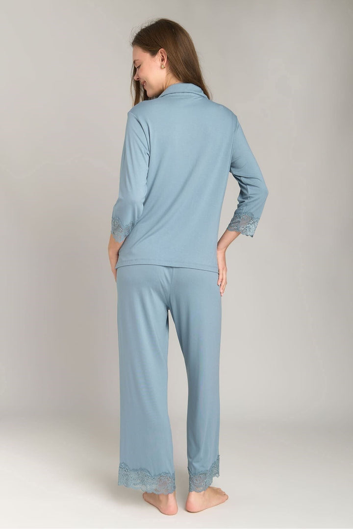 Lovely Things SOPHIA Ensemble de Pyjama Chemisier à Manches 3/4 et Pantalon - Bleu
