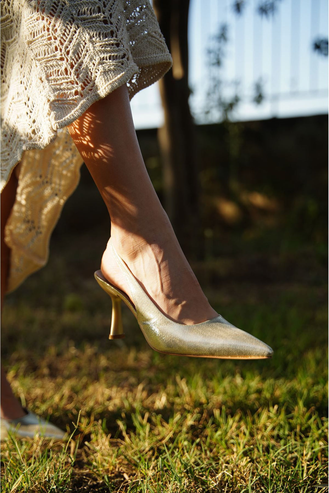 Wavelys Guida Satin Cuir Escarpin à Talon Femme - Satin Beige - Or