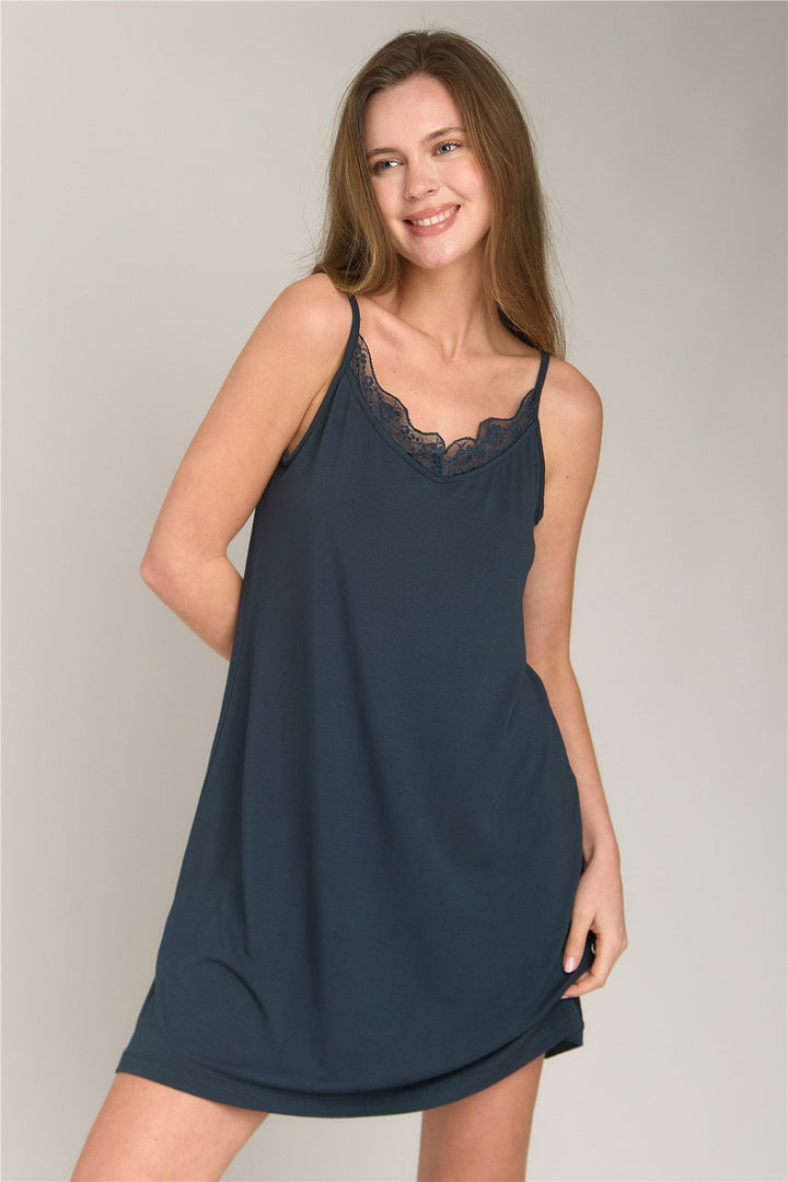 Lovely Things Chemise de nuit en dentelle tricotée ELLA avec sangle en corde - Anthracite