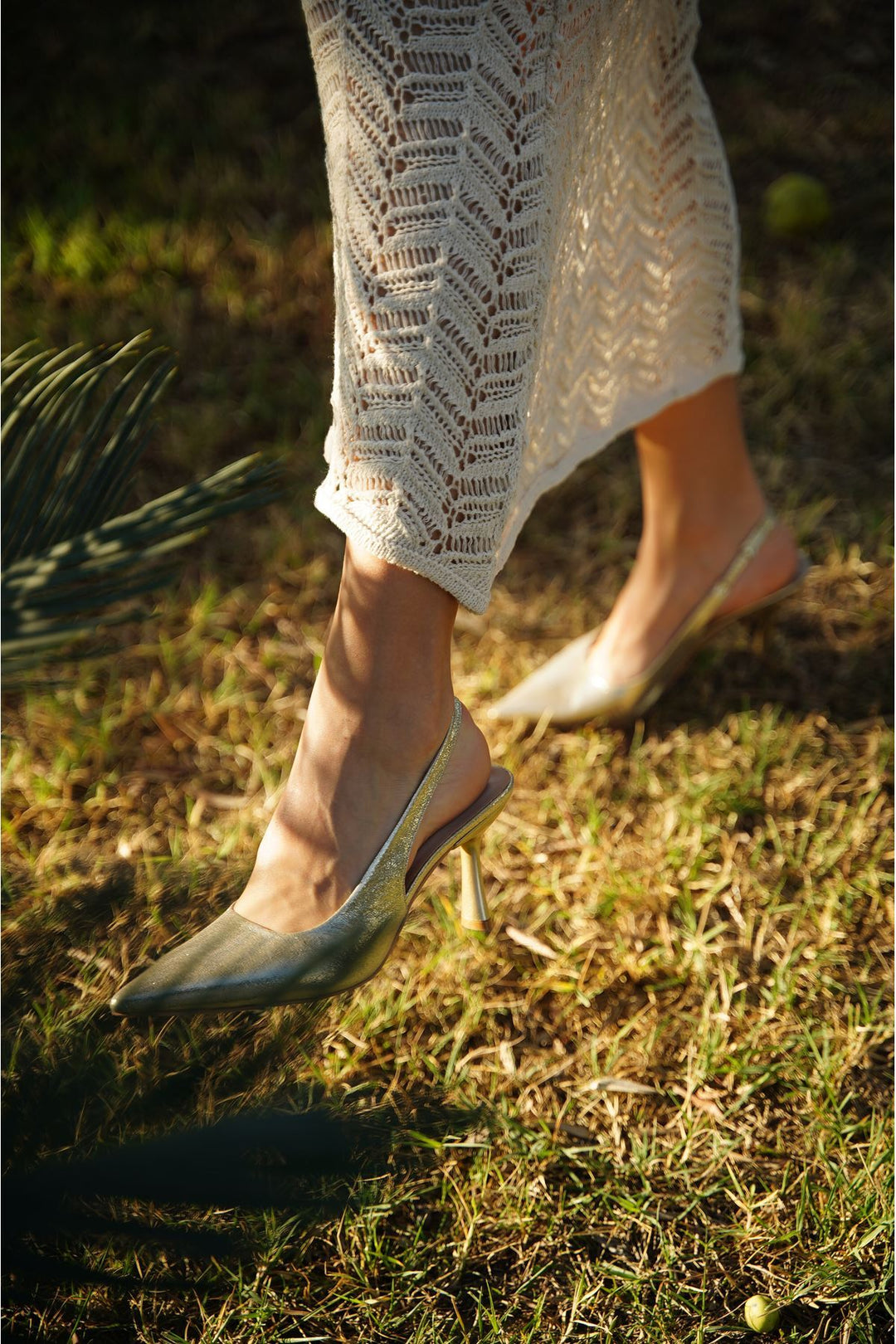 Wavelys Guida Satin Cuir Escarpin à Talon Femme - Satin Beige - Or