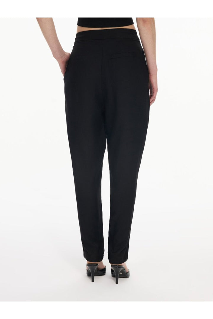 LTB Pantalon noir régulier uni