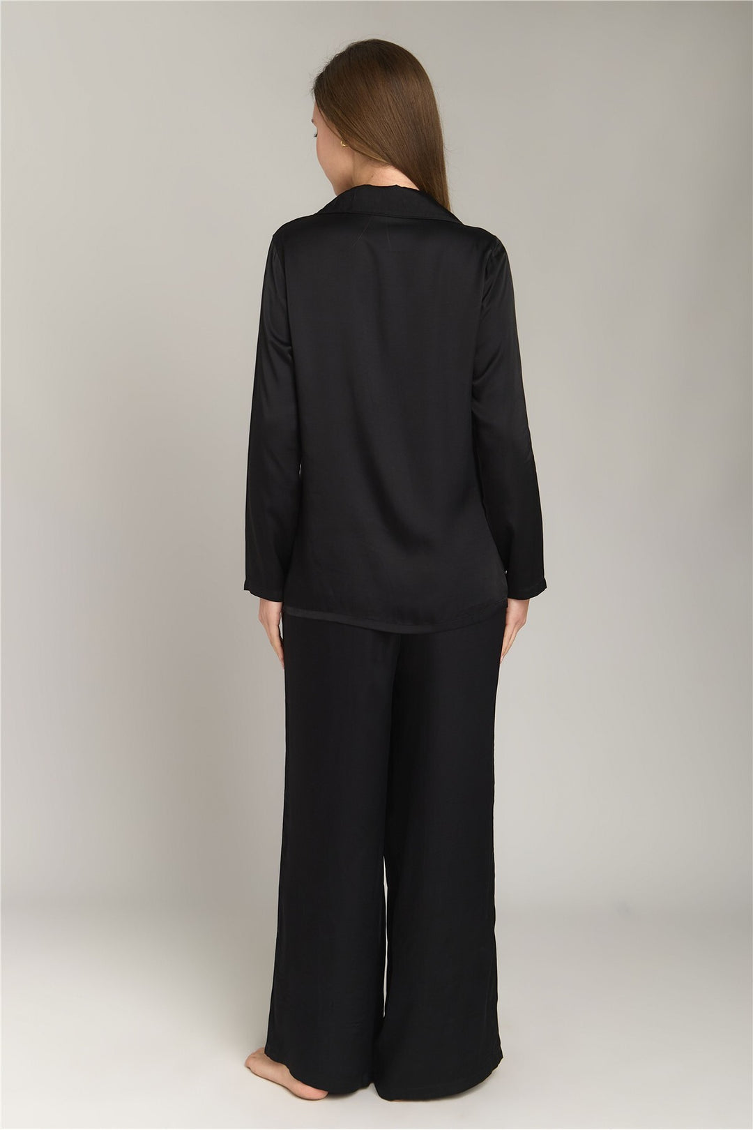 Lovely Things GERALDINE Ensemble de Pyjama en Satin avec Chemise à Manches Longues et Pantalon - Noir