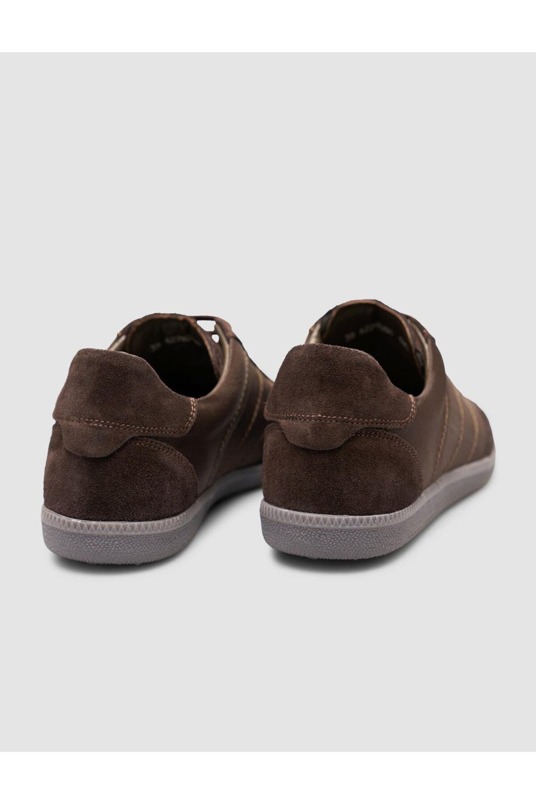 Cabani Shoes Baskets pour femmes en cuir suédé véritable marron à lacets - Marron