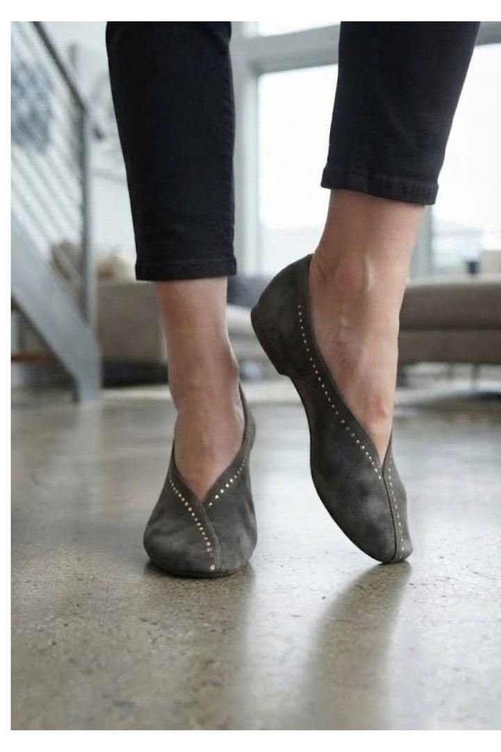 Wavelys VANESA Ballerines en cuir suédé véritable à semelle confortable avec détails cloutés - Marron
