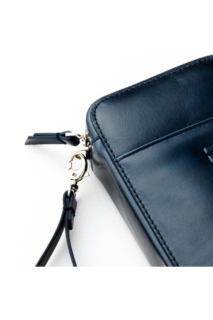 helmbrook Sac à main en cuir véritable Bracelet Poche avant RFID Blindé Carlye Bleu Marine