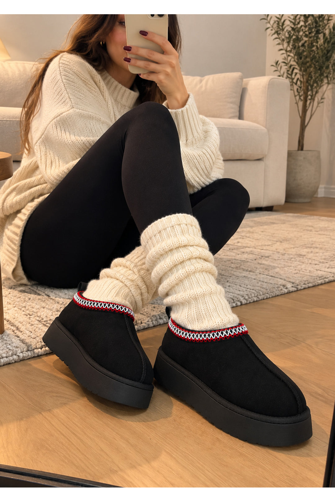 Wavelys Bottines pour femmes noires avec intérieur en fourrure, adaptées à un usage quotidien. - Noir