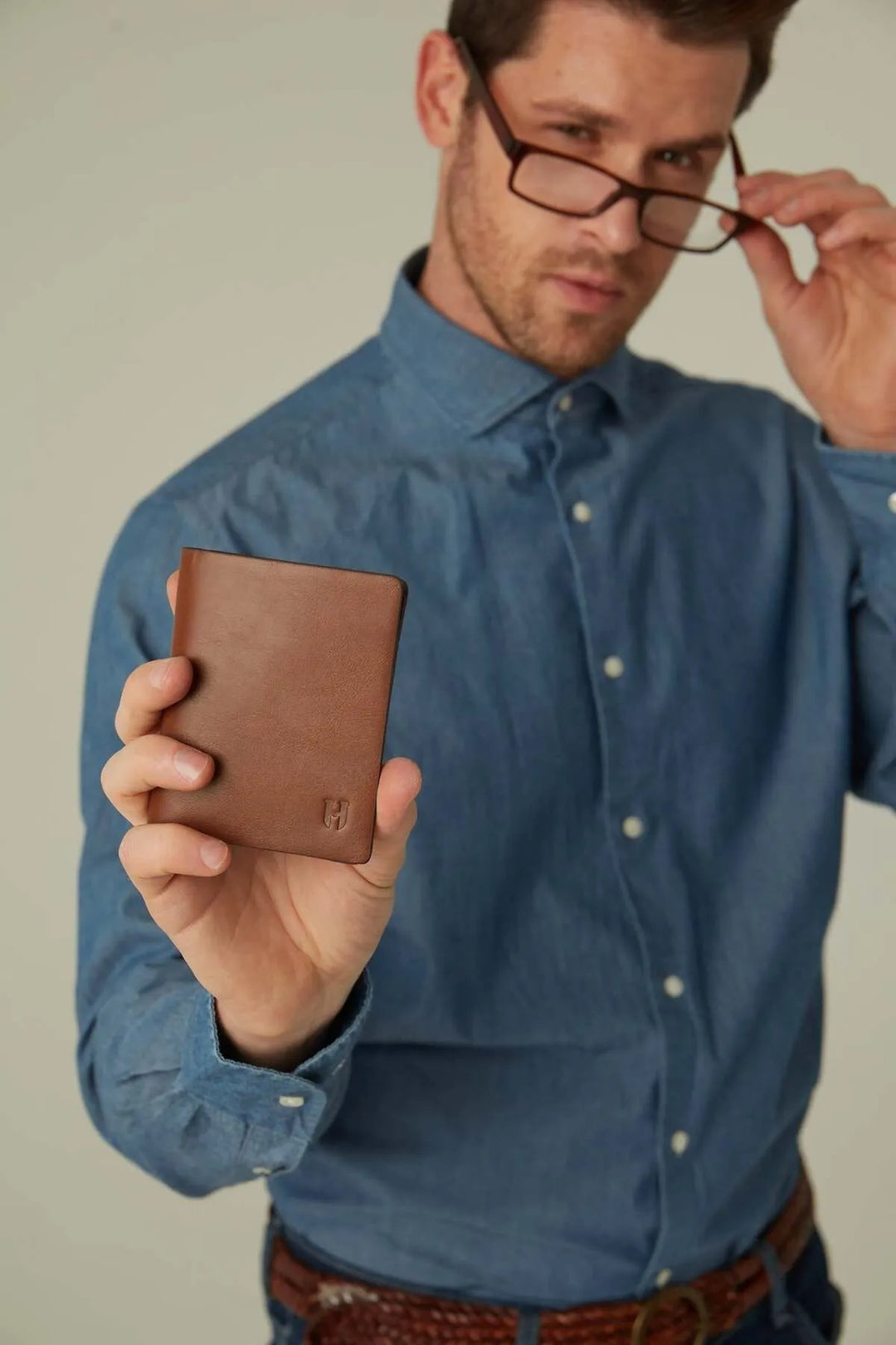 helmbrook Portefeuille en cuir véritable pour homme Slim Design Multi-Bay RFID Protégé Dayton Taba Plus