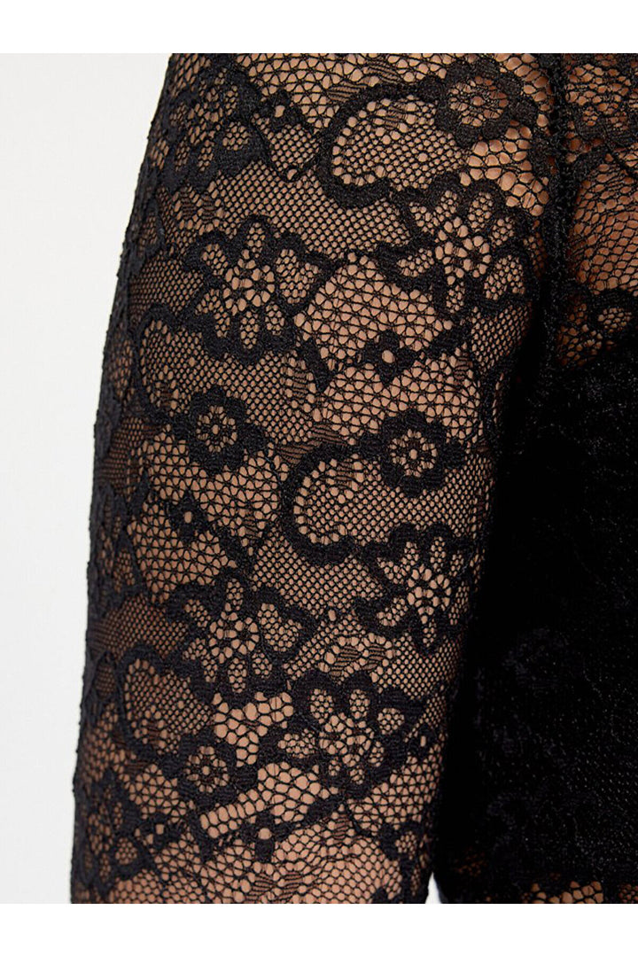 LTB Sweat noir à épaules ouvertes et boule courte en dentelle