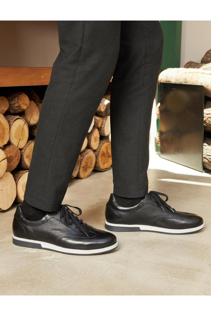 Cabani Shoes Chaussures de ville pour hommes en cuir véritable avec semelle en caoutchouc, noires et à lacets. - Noir