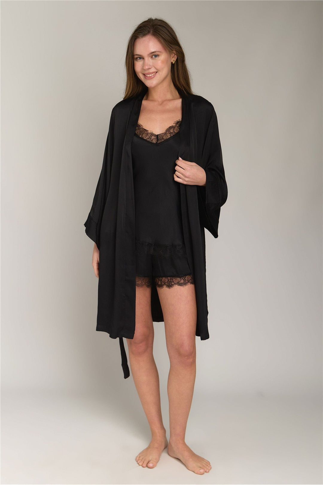 Lovely Things Robe de chambre courte en satin Géraldine - Noir