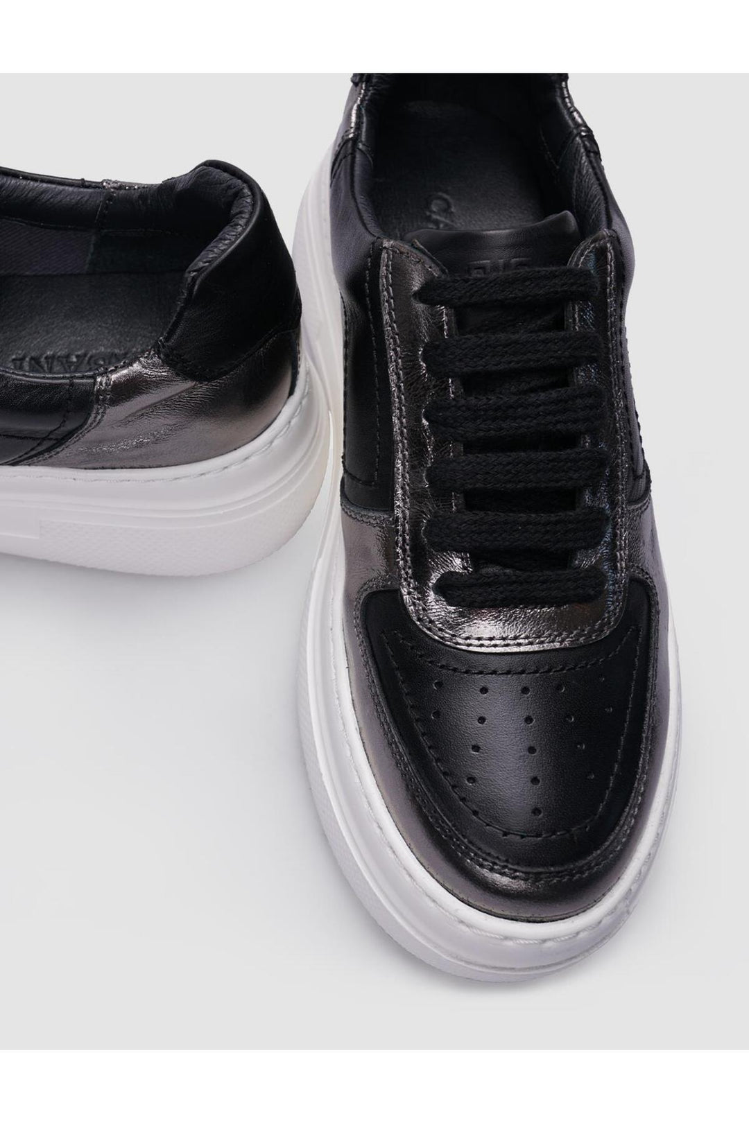 Cabani Shoes %100 Cuir véritable Baskets à lacets noires pour femmes - Multicolore