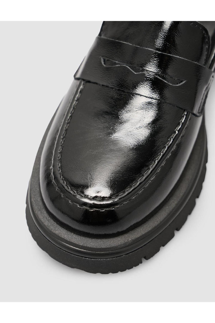 Cabani Shoes Chaussures Loafer Femme en Cuir Verni Noir - Noir