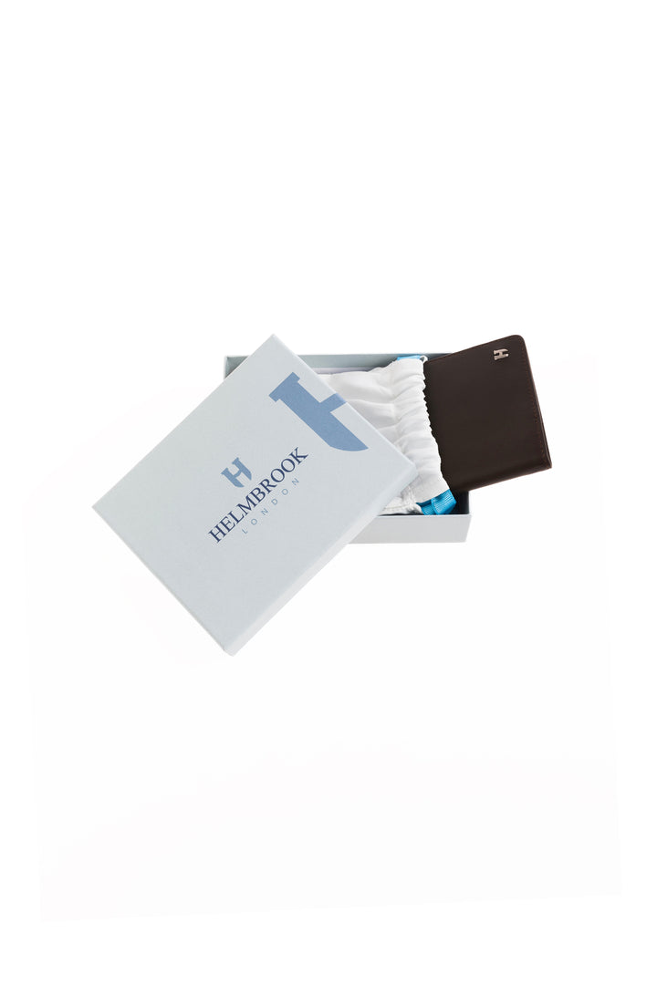 helmbrook Milton - Cuir véritable - Café - Cuir unisexe - Fabriqué à la main - Protection Rfid - Housse pour passeport