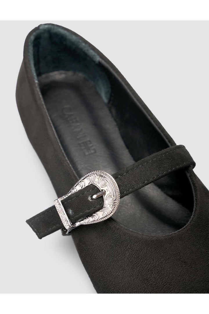 Cabani Shoes Ballerines noires pour femmes avec détail de boucle en suède Saros. - Noir