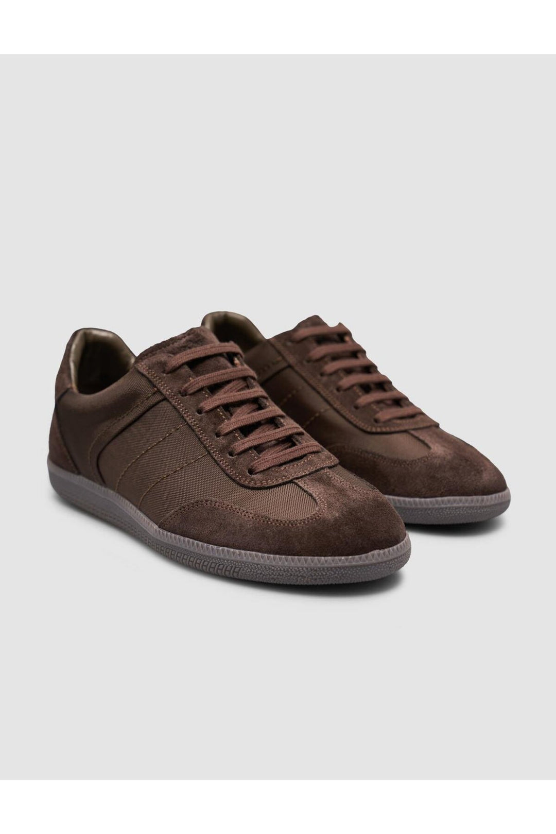 Cabani Shoes Baskets pour femmes en cuir suédé véritable marron à lacets - Marron