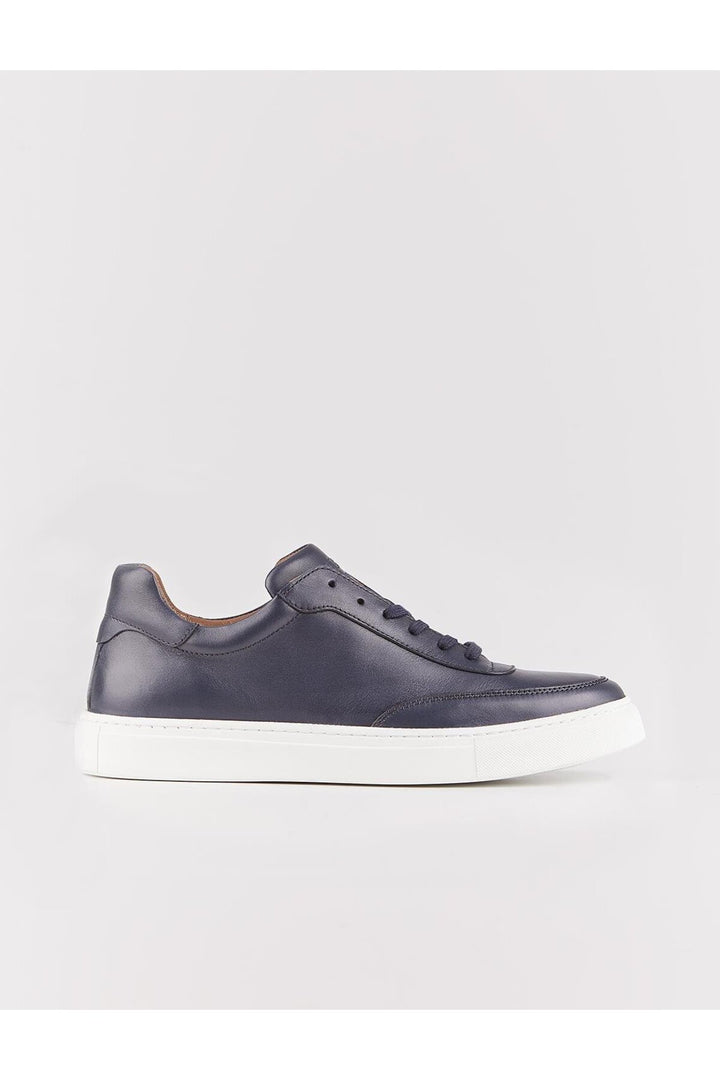 Cabani Shoes Baskets pour hommes en cuir véritable bleu marine à lacets avec semelle blanche. - Bleu marine