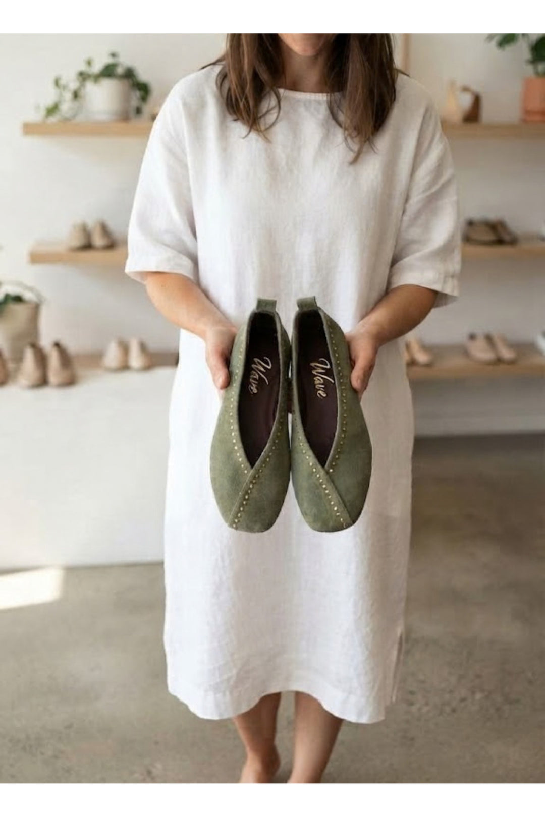 Wavelys VANESA Ballerines en cuir suédé véritable à semelle confortable avec détails cloutés - Vert