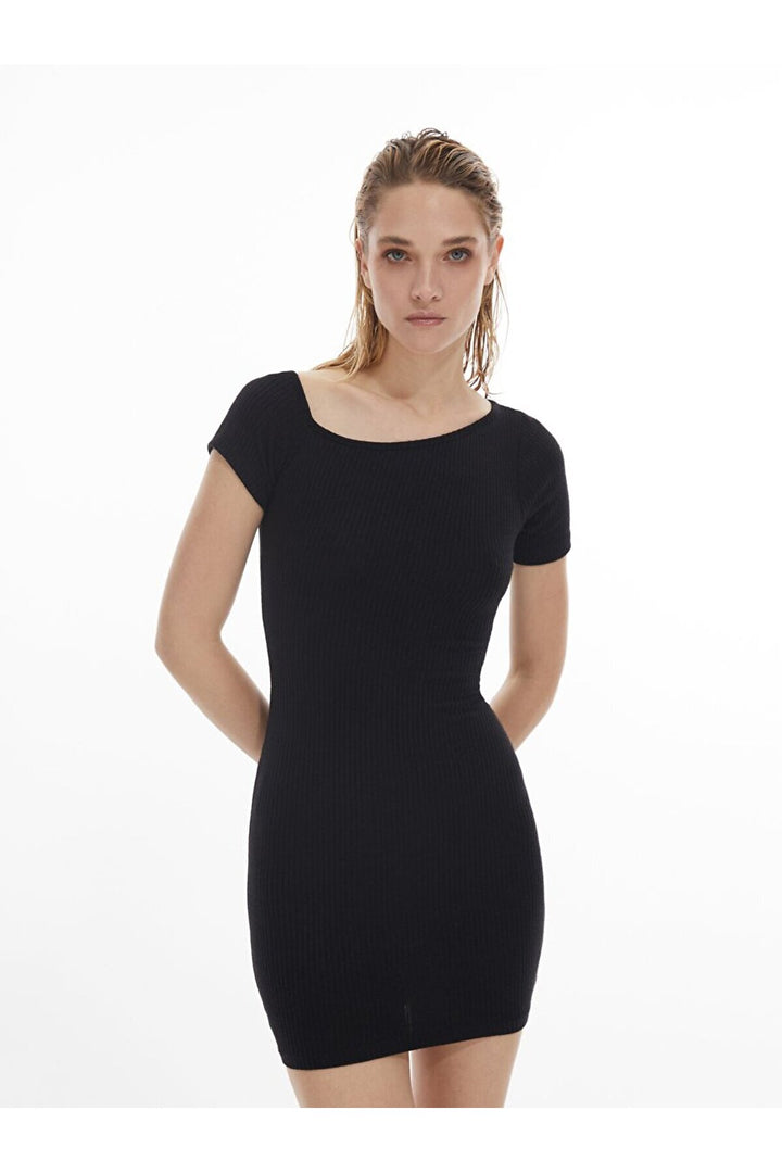 LTB Robe courte asymétrique à col noir