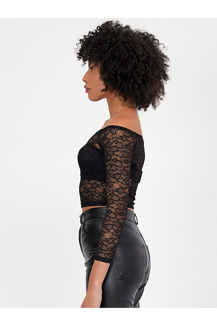 LTB Sweat noir à épaules ouvertes et boule courte en dentelle