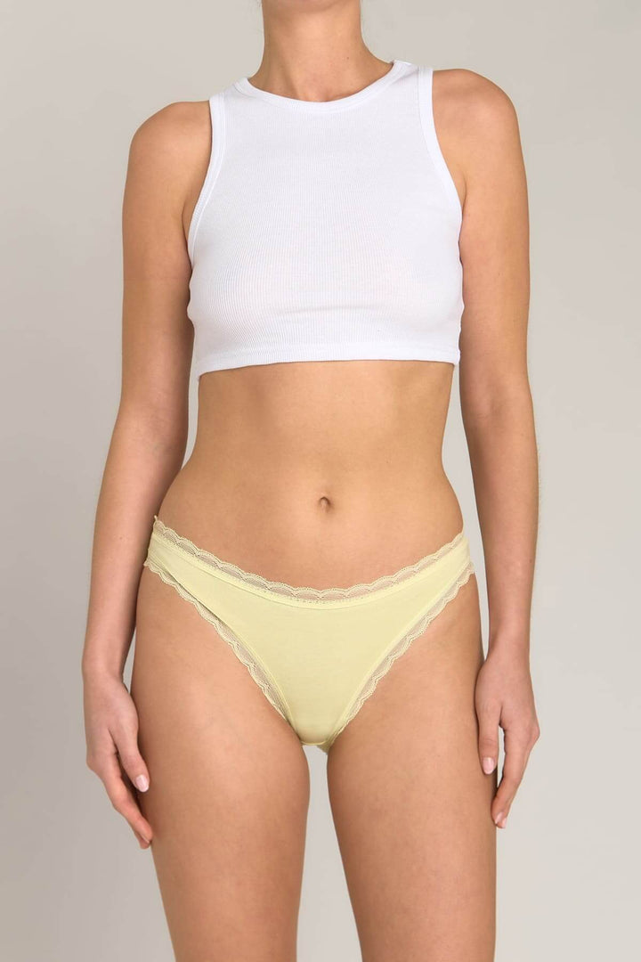 Lovely Things CHERIE Culotte en dentelle en mélange modal - Clair Jaune