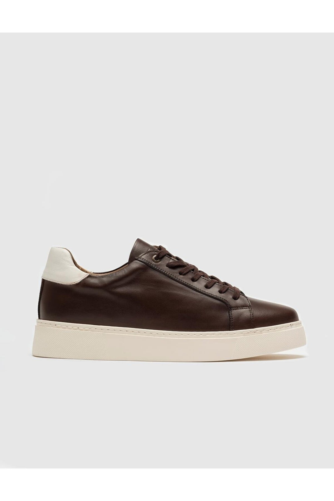 Cabani Shoes Chaussures de sport pour hommes en cuir véritable marron avec détails de couture sur les côtés et lacets. - Marron