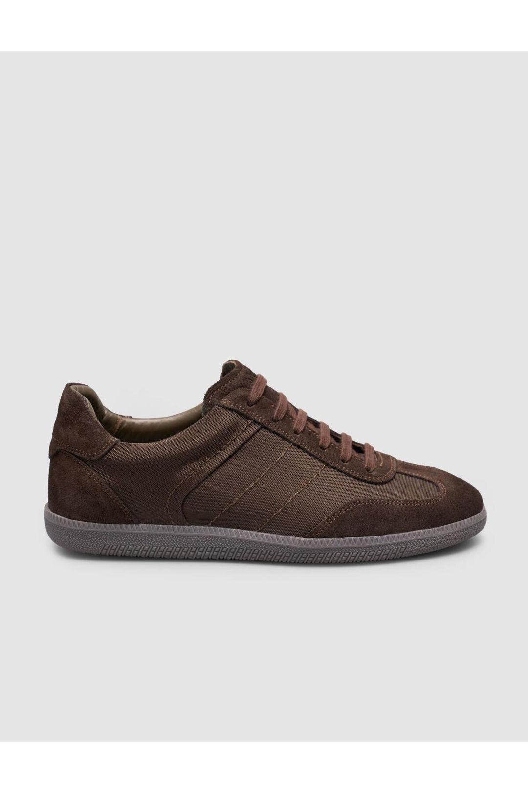 Cabani Shoes Baskets pour femmes en cuir suédé véritable marron à lacets - Marron