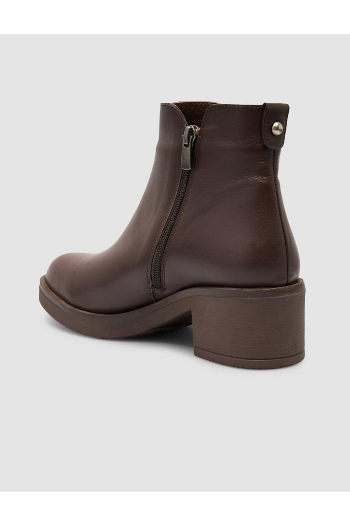 Cabani Shoes Bottines à talons pour femmes en cuir véritable 100 % marron avec clous. - Marron
