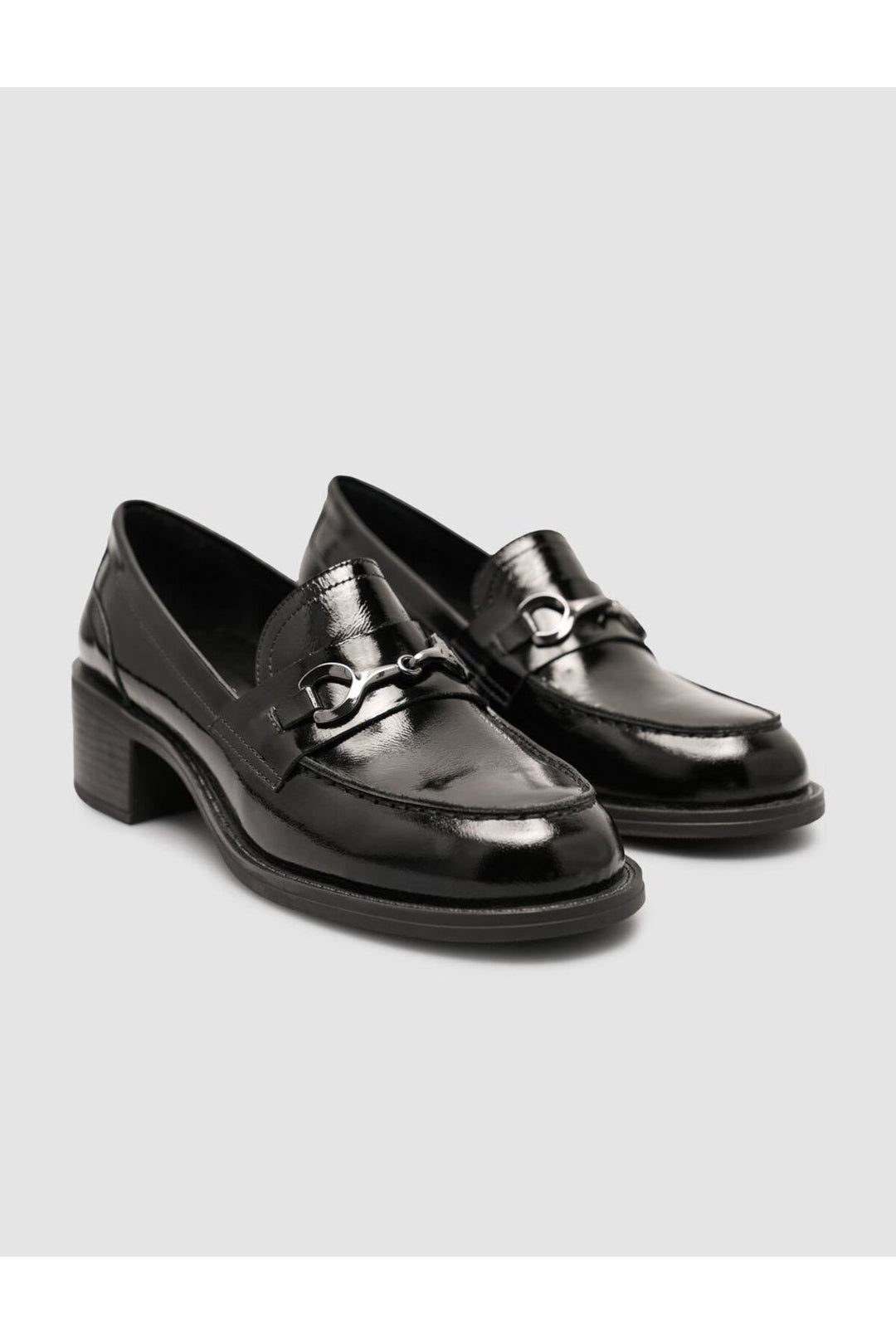 Cabani Shoes Chaussures Loafer pour femmes en cuir verni noir avec boucle en métal. - Noir