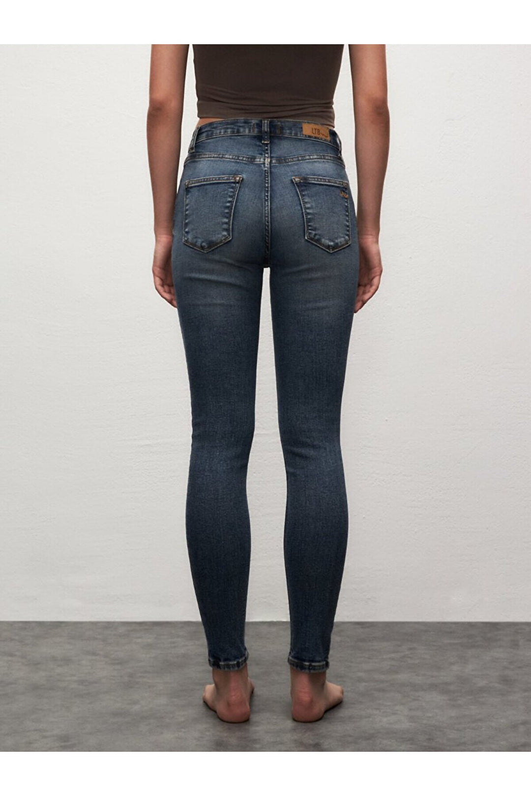 LTB Pantalon en jean à taille moyenne avec jambes étroites Tanya X