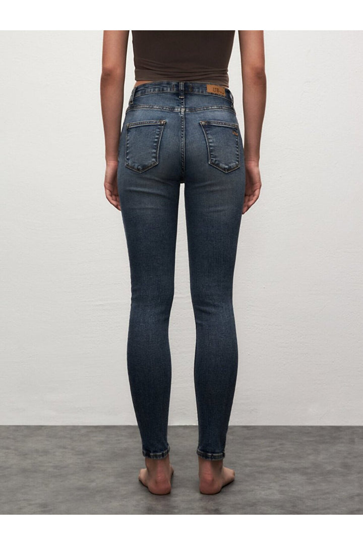 LTB Pantalon en jean à taille moyenne avec jambes étroites Tanya X