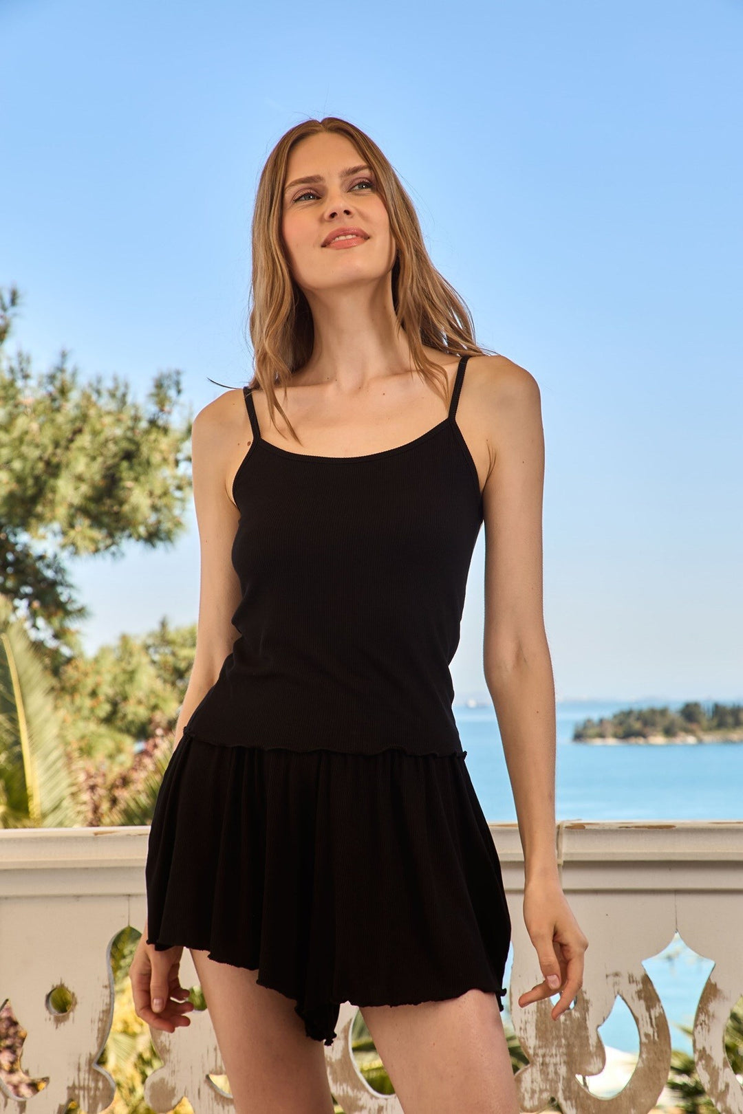 Lovely Things DEBRA Short fluide en jersey mélangé - Noir