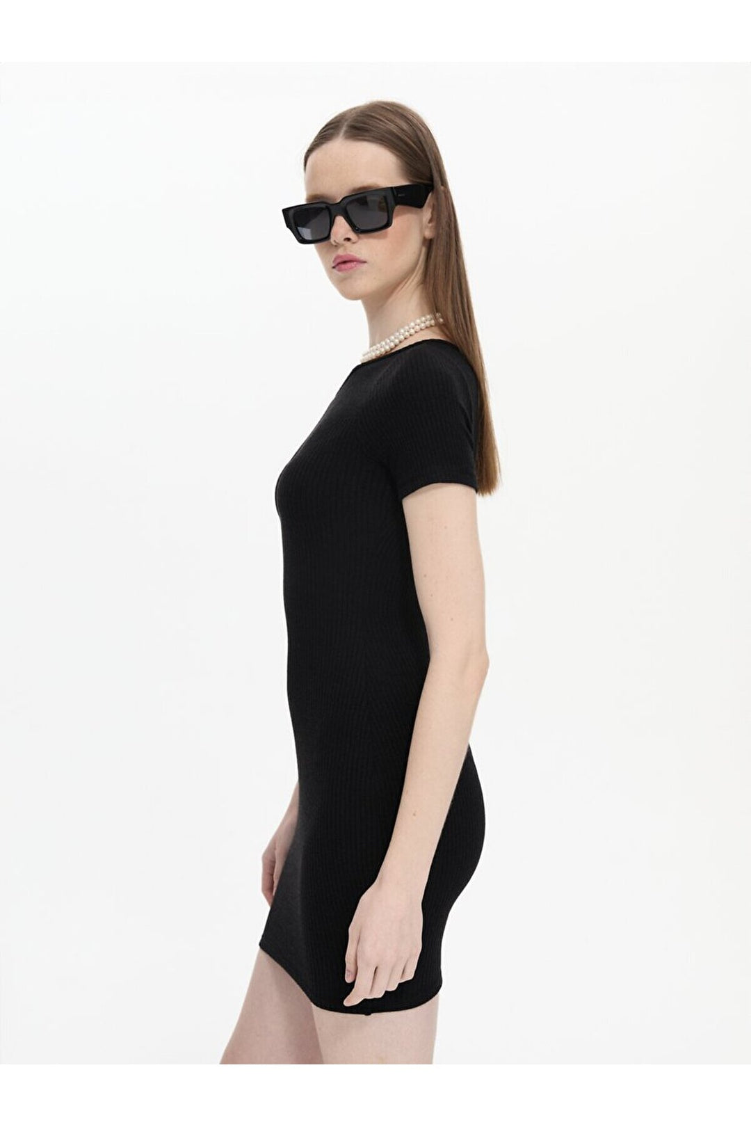 LTB Robe courte asymétrique à col noir