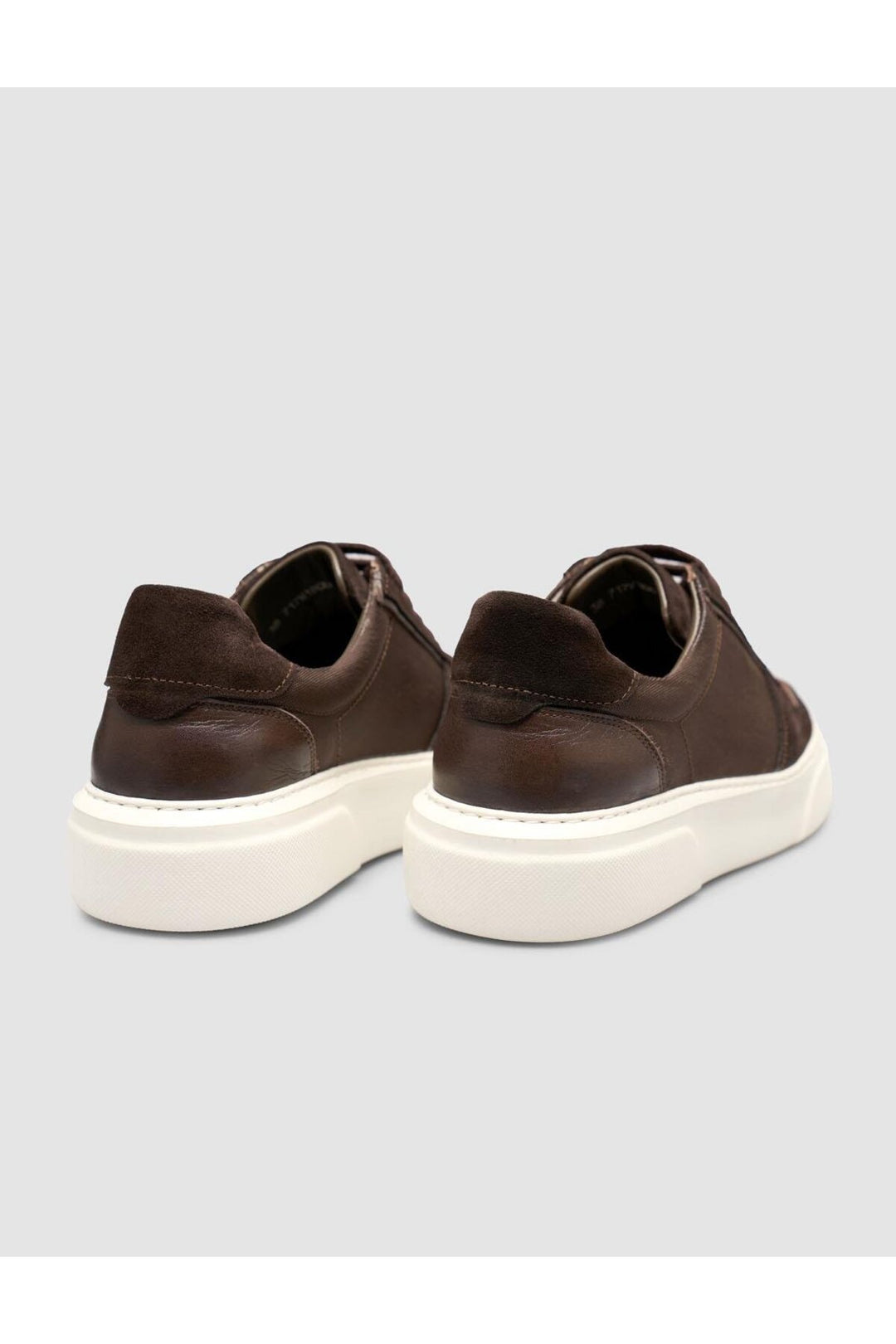 Cabani Shoes Baskets pour femmes en cuir suédé avec design en maille marron - Marron