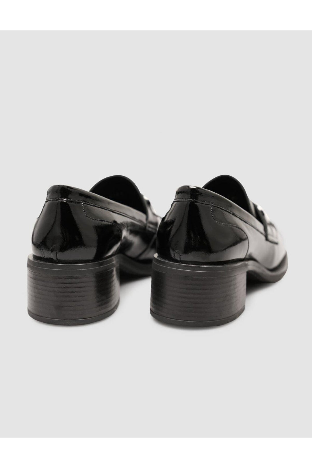 Cabani Shoes Chaussures Loafer pour femmes en cuir verni noir avec boucle en métal. - Noir