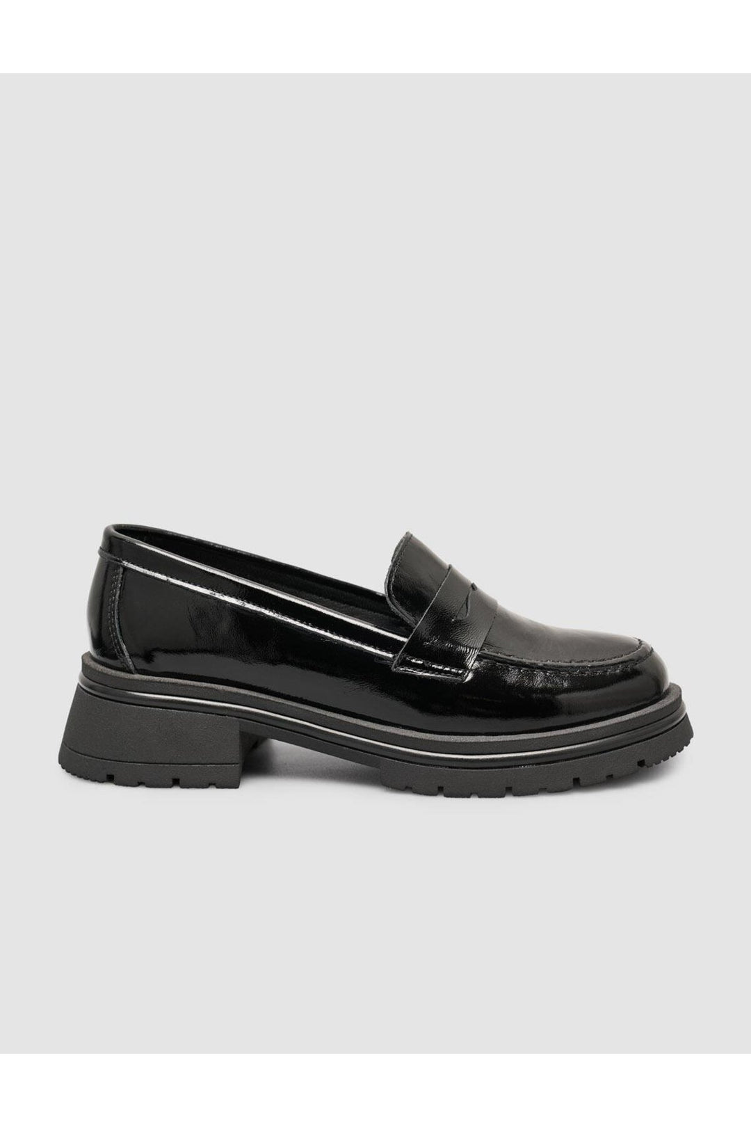 Cabani Shoes Chaussures Loafer Femme en Cuir Verni Noir - Noir