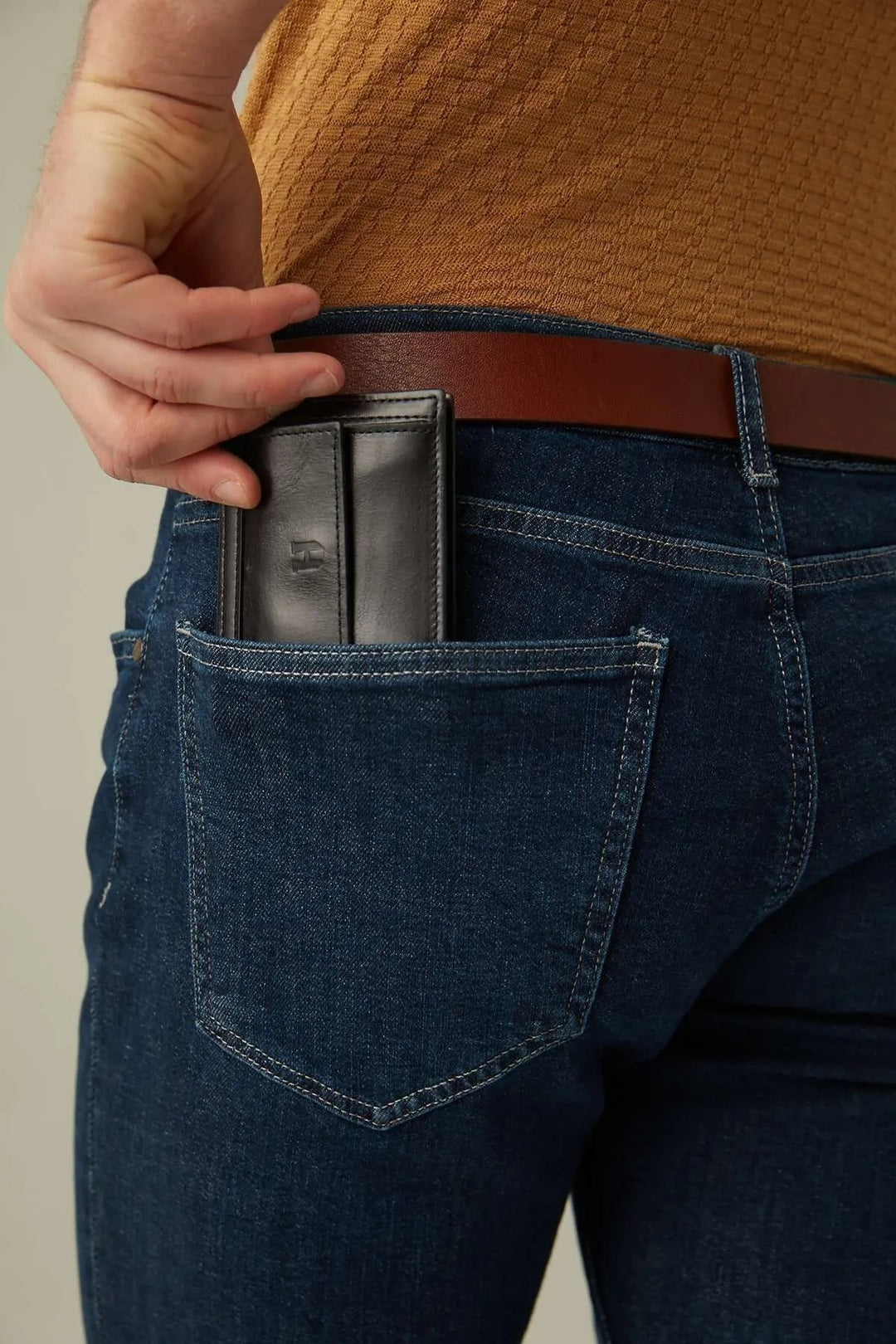 helmbrook Portefeuille en cuir véritable pour homme Design de poche multi-baie RFID protégé Rigby Black