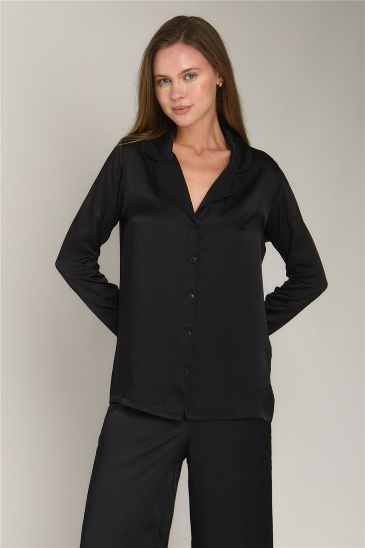 Lovely Things GERALDINE Ensemble de Pyjama en Satin avec Chemise à Manches Longues et Pantalon - Noir